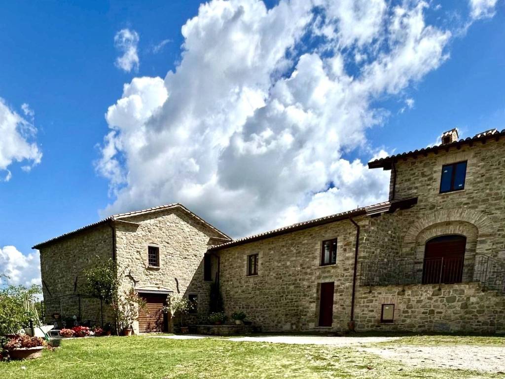 Rustico / casale a Nocera umbra in Via Montecchio - Foto 2
