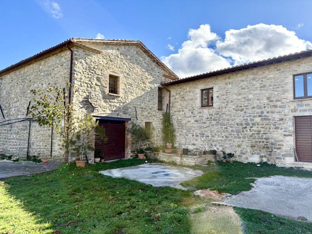 Rustico / casale a Nocera umbra in Via Montecchio - Foto 3