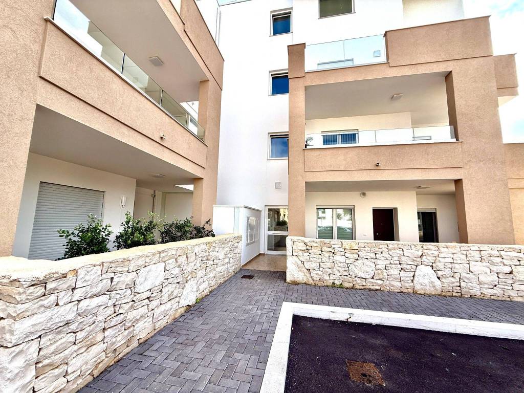 Appartamento a Monopoli in Viale Aldo Moro, 194 - Foto 2