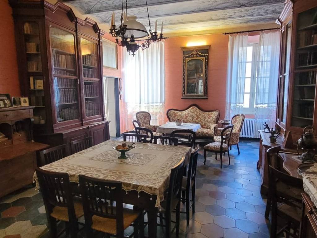 Appartamento a Finale ligure in Via del Municipio, 18 - Foto 2