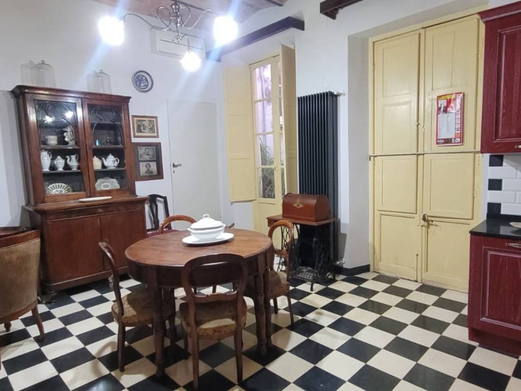 Appartamento a Finale ligure in Via del Municipio, 18 - Foto 3