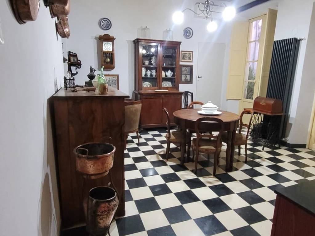Appartamento a Finale ligure in Via del Municipio, 18 - Foto 5