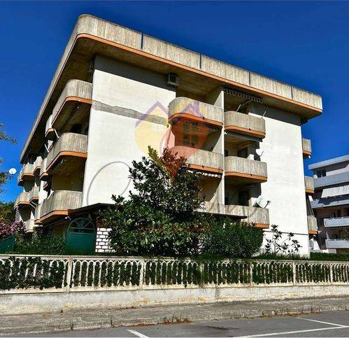 Appartamento a Martinsicuro in Via Gaetano Donizetti 8 - Foto 2