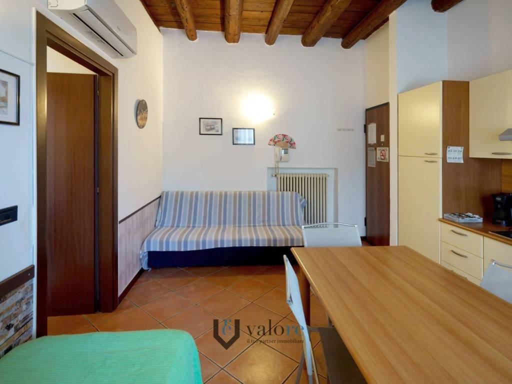 Appartamento a Verona in Via Tombetta, 90 - Foto 2