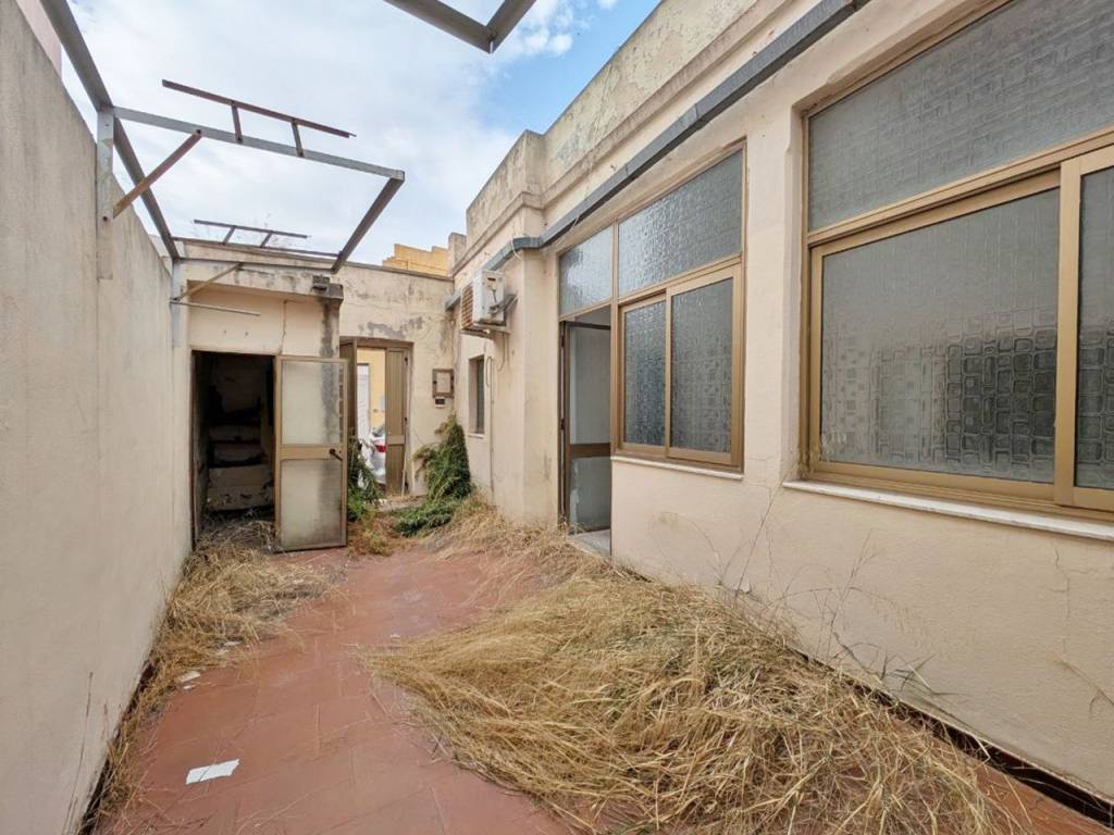 Rustico / casale a Monserrato in Vico Dell'Aeronautica - Foto 2