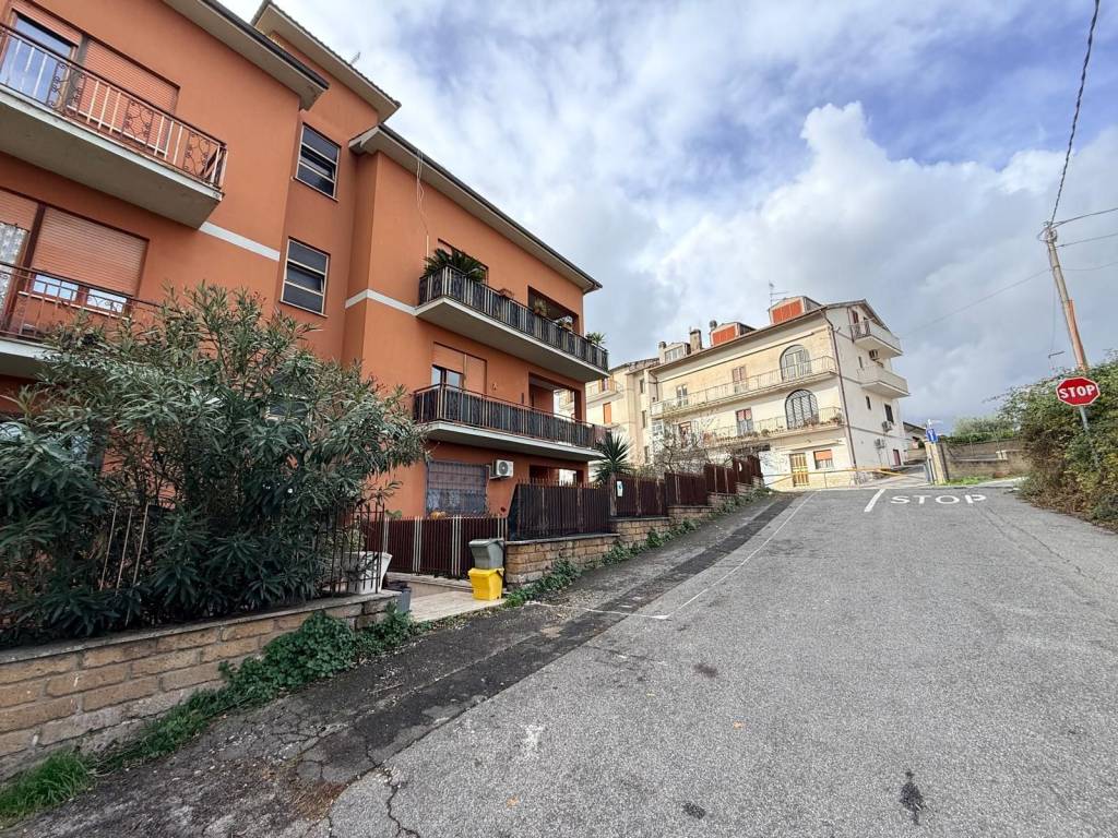Appartamento a Campagnano di roma in Via Pablo Neruda, 2 - Foto 2