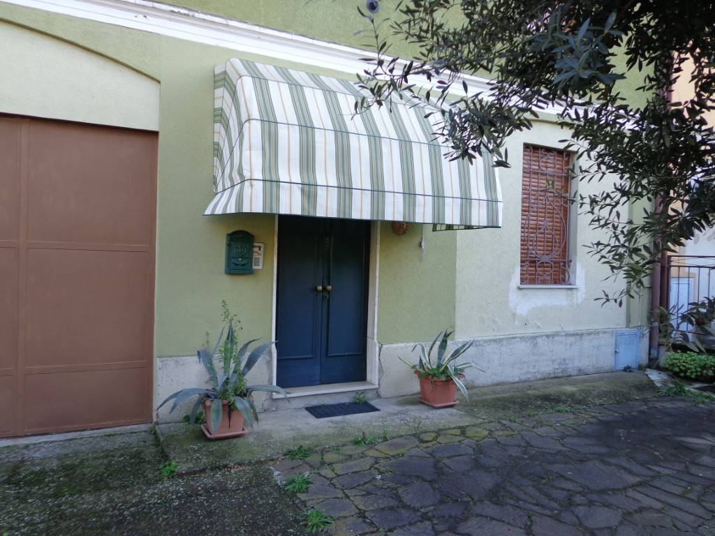 Villa a Soresina in Via Ugo Foscolo, 27 - Foto 3