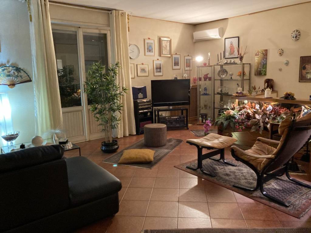 Appartamento a Campi bisenzio in Via Veneto - Foto 2