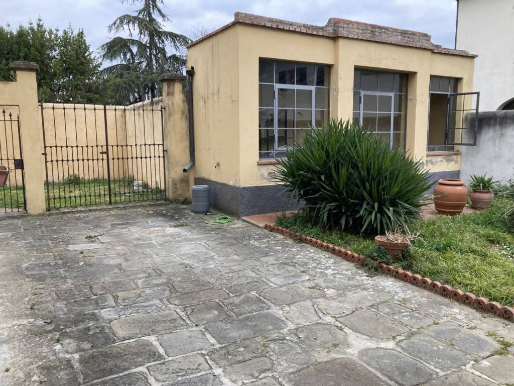 Villa a Campi bisenzio in via Pistoiese - Foto 2