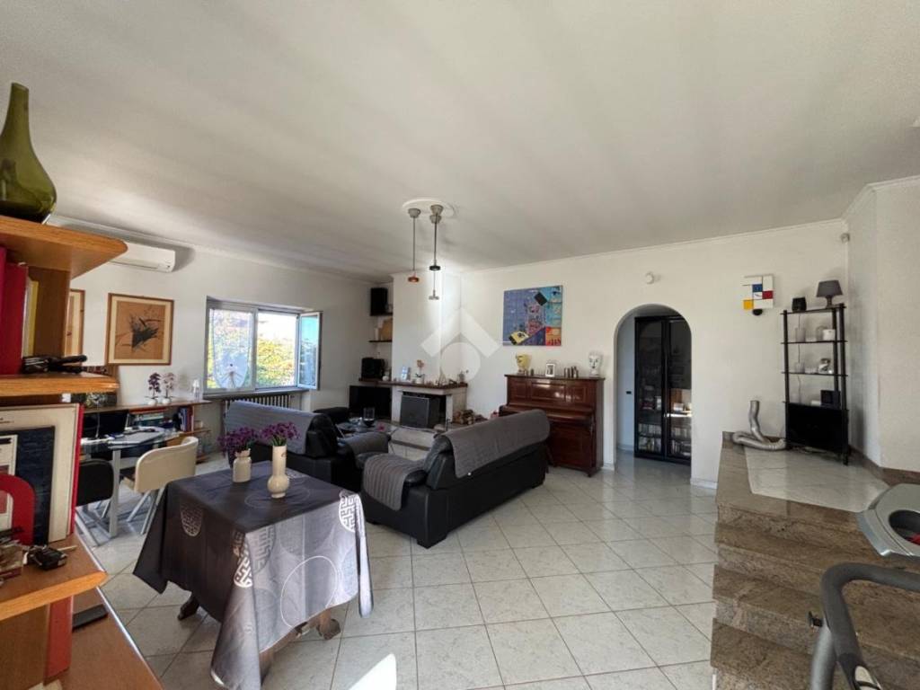 Villa a Genzano di roma in Via Giulio Cesare, 5 - Foto 3