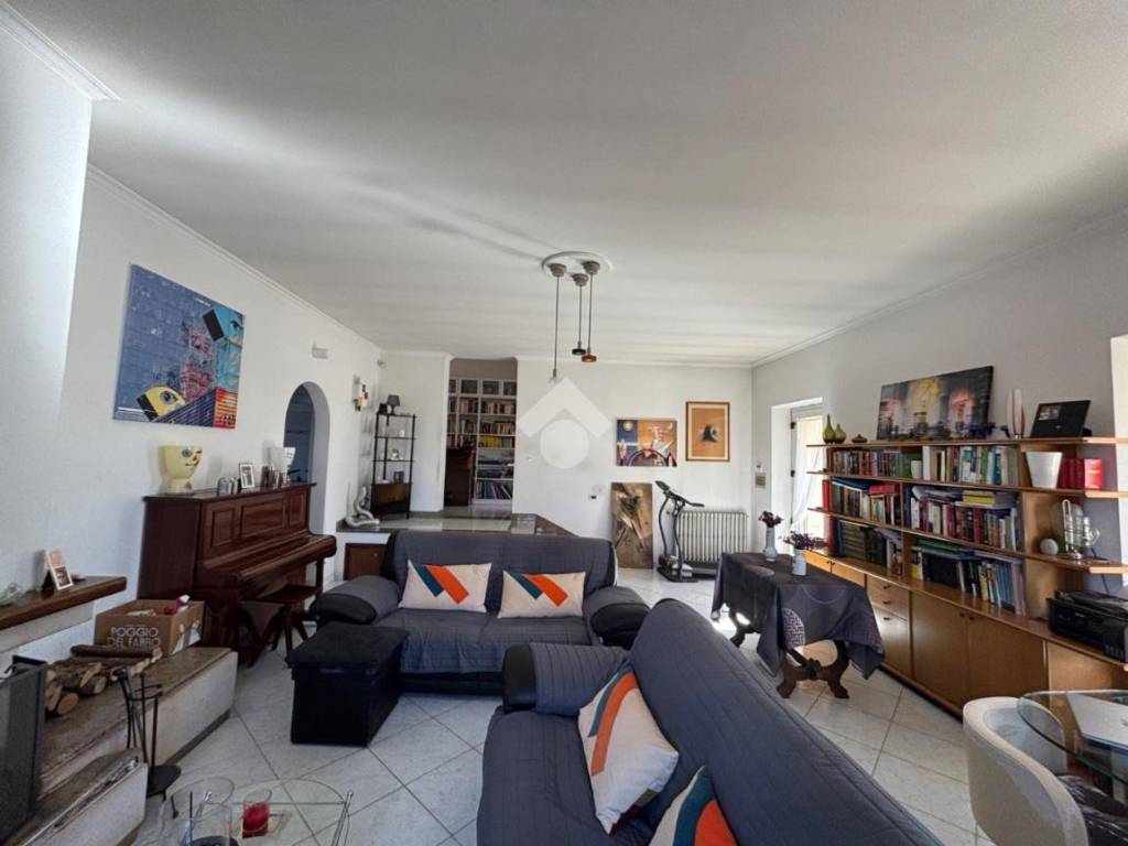 Villa a Genzano di roma in Via Giulio Cesare, 5 - Foto 4