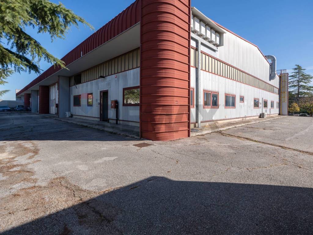 Immobile a Monte san vito in Via Dell'industria, 17 - Foto 2