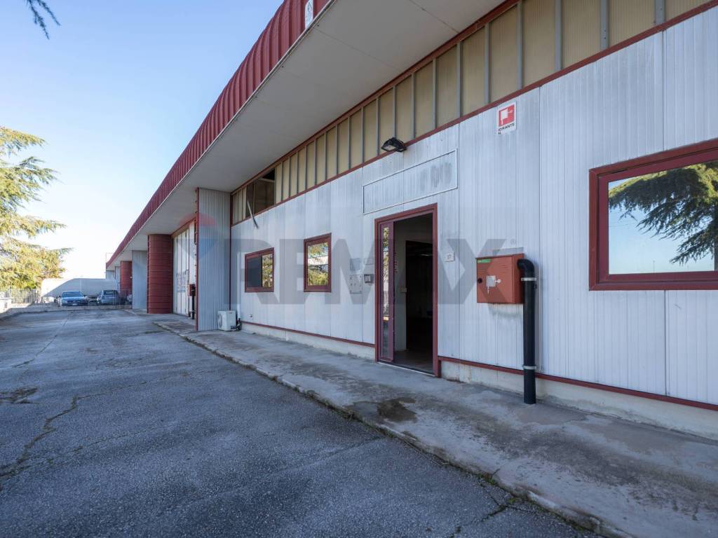 Immobile a Monte san vito in Via Dell'industria, 17 - Foto 4