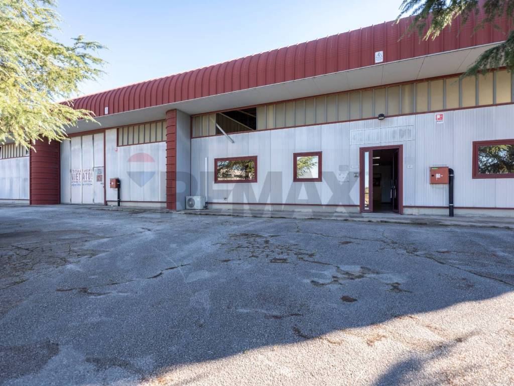 Immobile a Monte san vito in Via Dell'industria, 17 - Foto 5