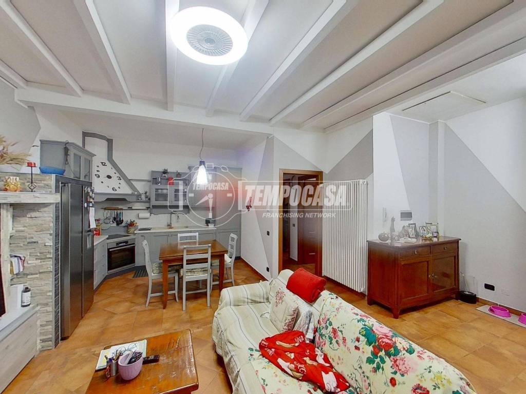 Appartamento a Cabiate in Via Giacomo Matteotti 29 - Foto 4