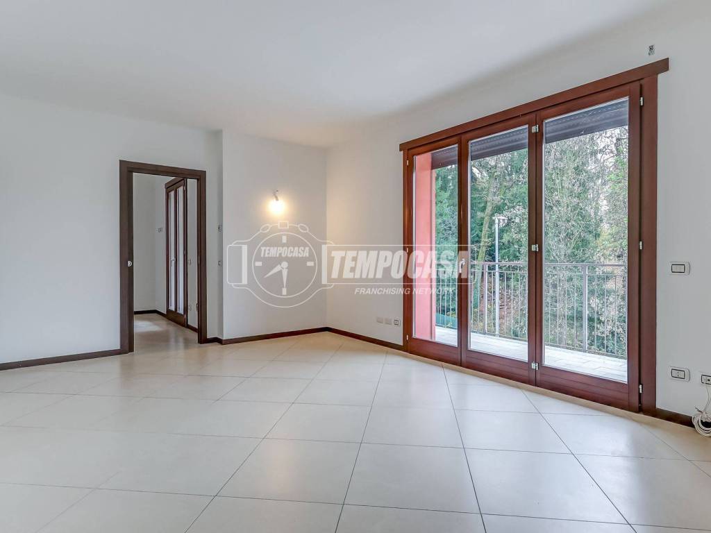 Appartamento a Somma lombardo in Via I. Bianco 48 - Foto 5
