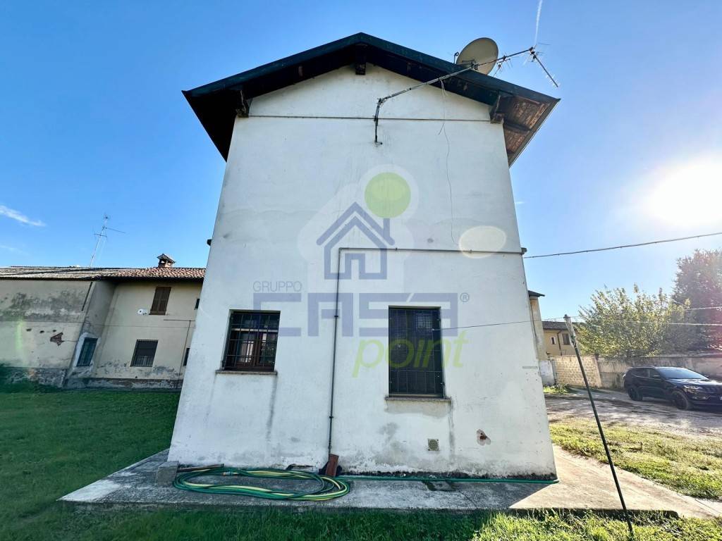Appartamento a Acquanegra cremonese in via stazione 38 - Foto 2