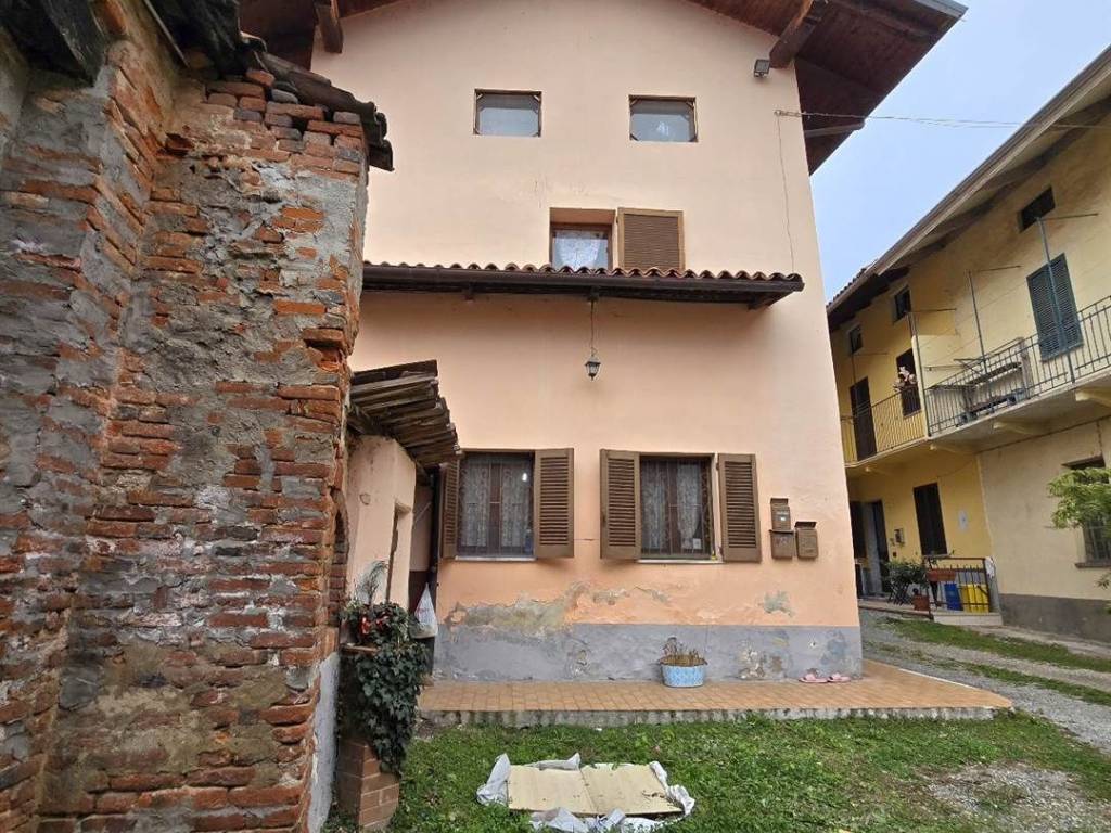 Casa indipendente a Gaglianico in via Cairoli, 15 - Foto 4