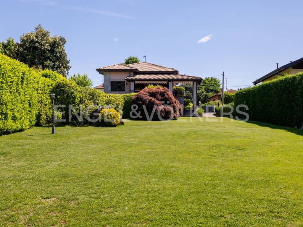 Villa a Ispra in Via Milano, 470 - Foto 2