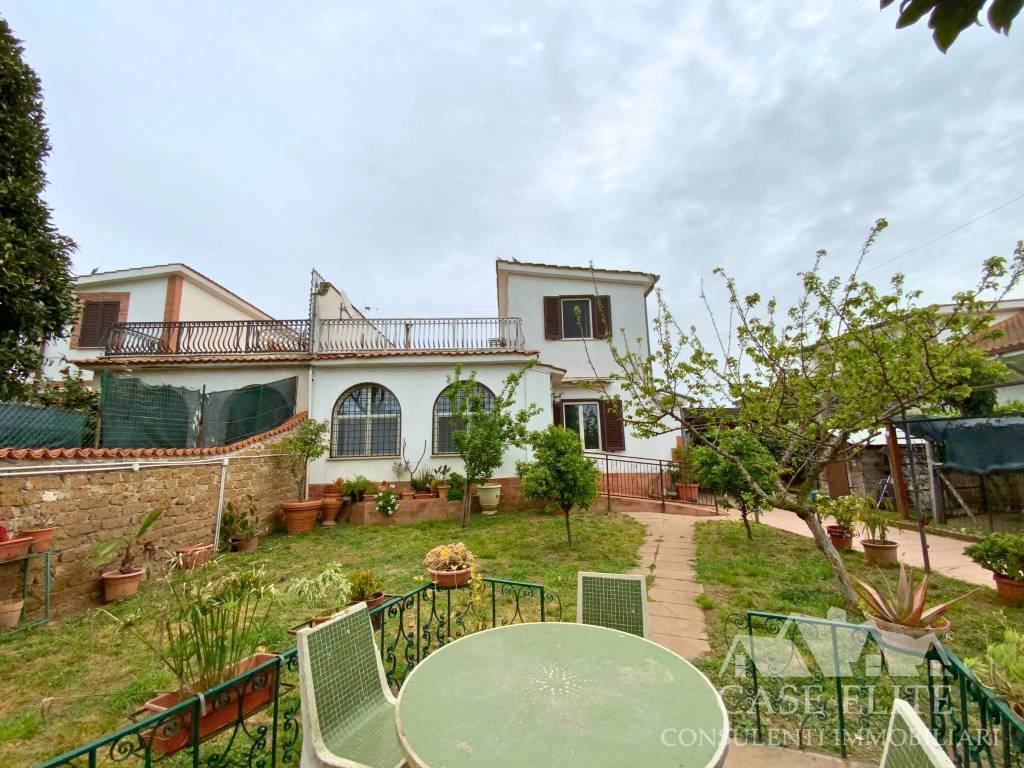 Villa a Ardea in Via Pratica di Mare - Foto 2