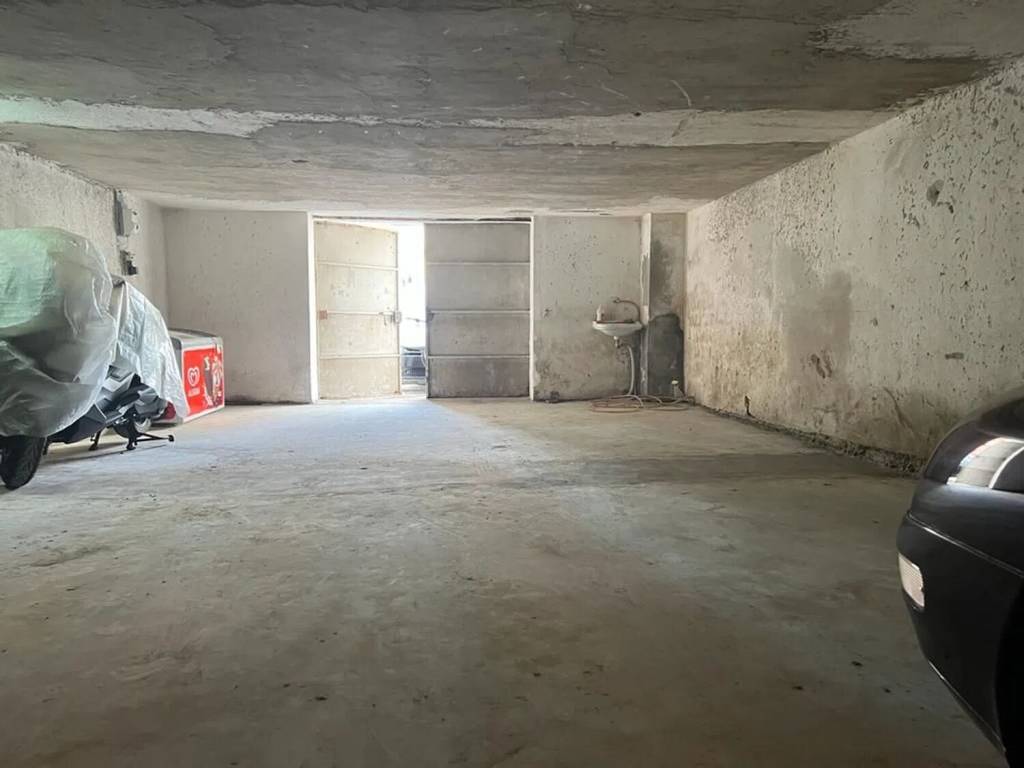 Box / garage a Crotone in Viale Libertà, 26 - Foto 2