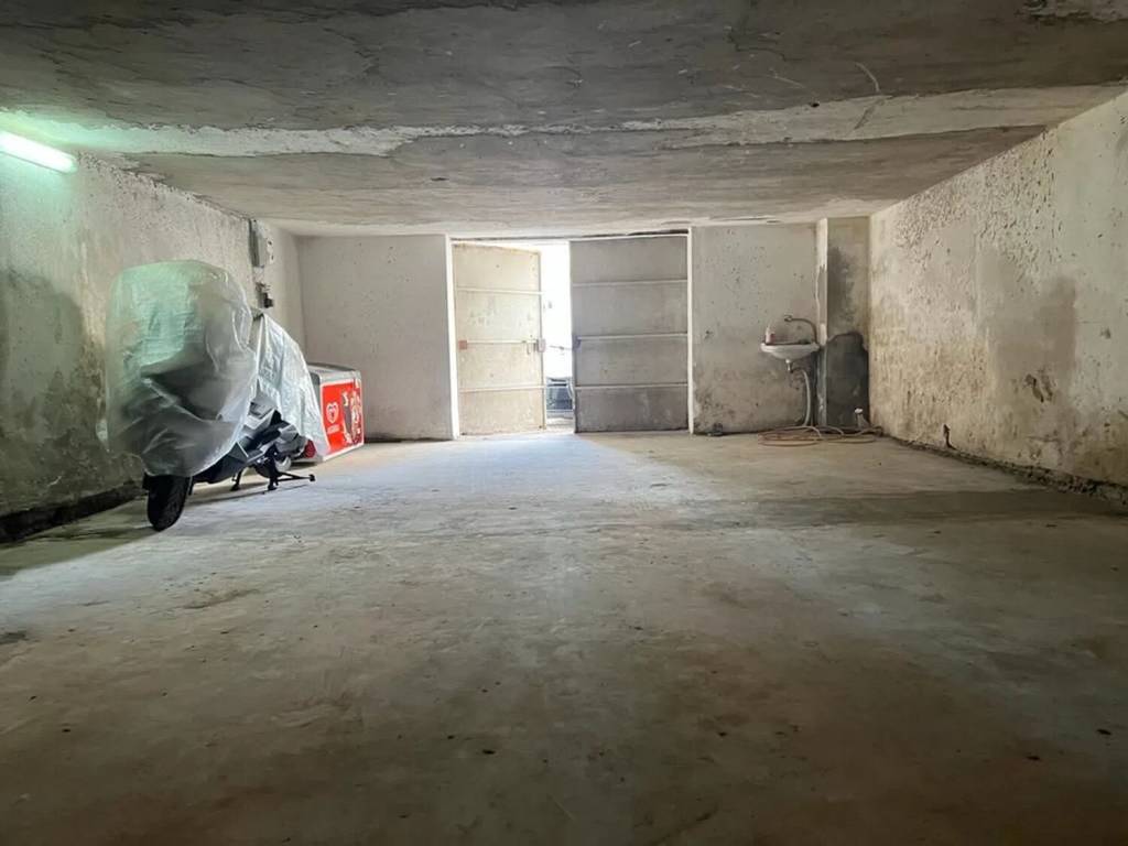 Box / garage a Crotone in Viale Libertà, 26 - Foto 3