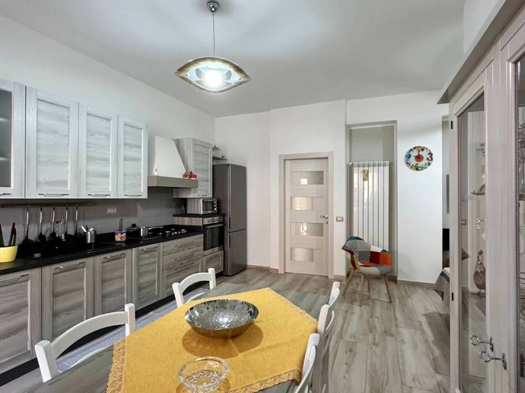 Appartamento a Crotone in Via Messico, 10 - Foto 2