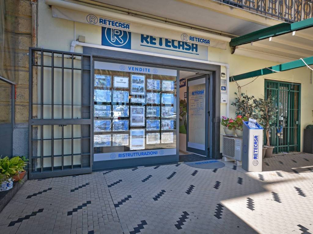 Box / garage a Loano in Via Monte Pasubio, 4 - Foto 3