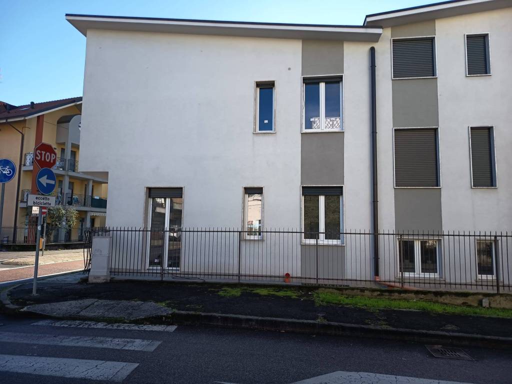 Appartamento a Cardano al campo in Via Roma, 61 - Foto 3