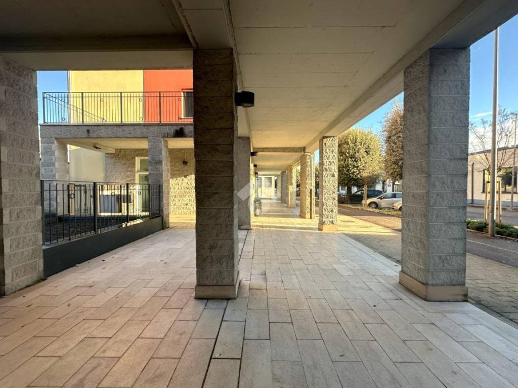 Appartamento a Montecchio maggiore in Viale Pietro Ceccato, 41 - Foto 2