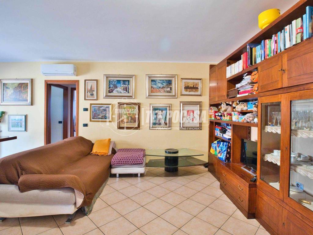 Appartamento a Galliate in Via Danesio Mainerio - Foto 2