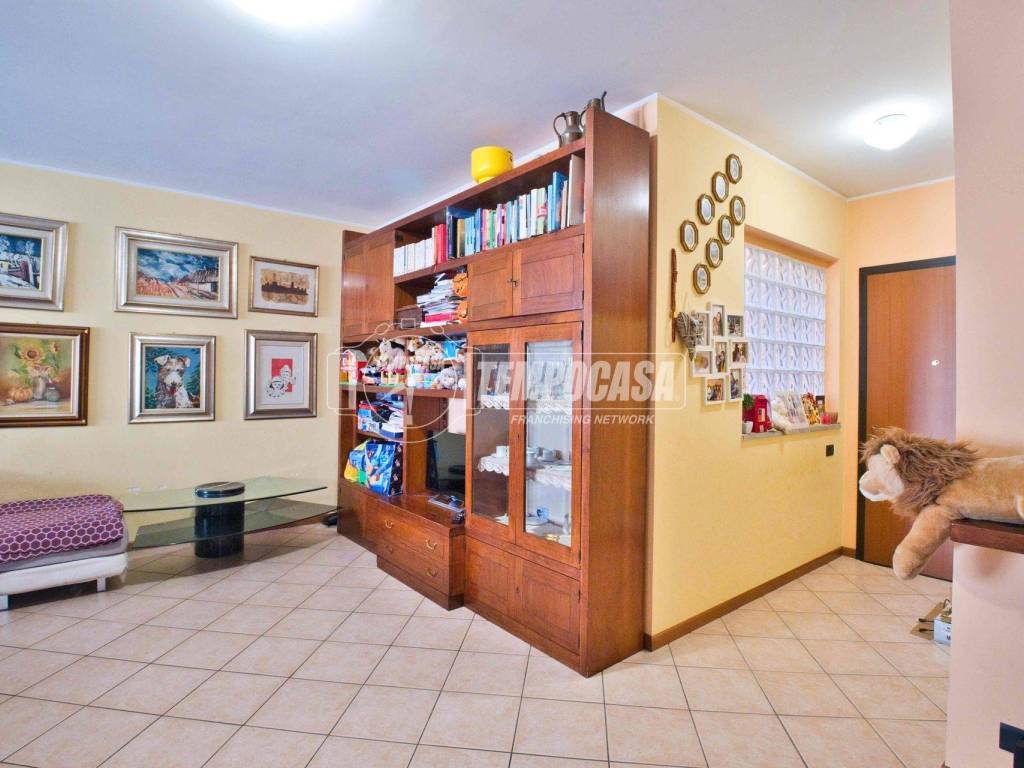 Appartamento a Galliate in Via Danesio Mainerio - Foto 3