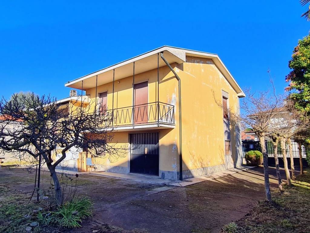 Villa a Busto garolfo in Via Monte Santo, 9 - Foto 3