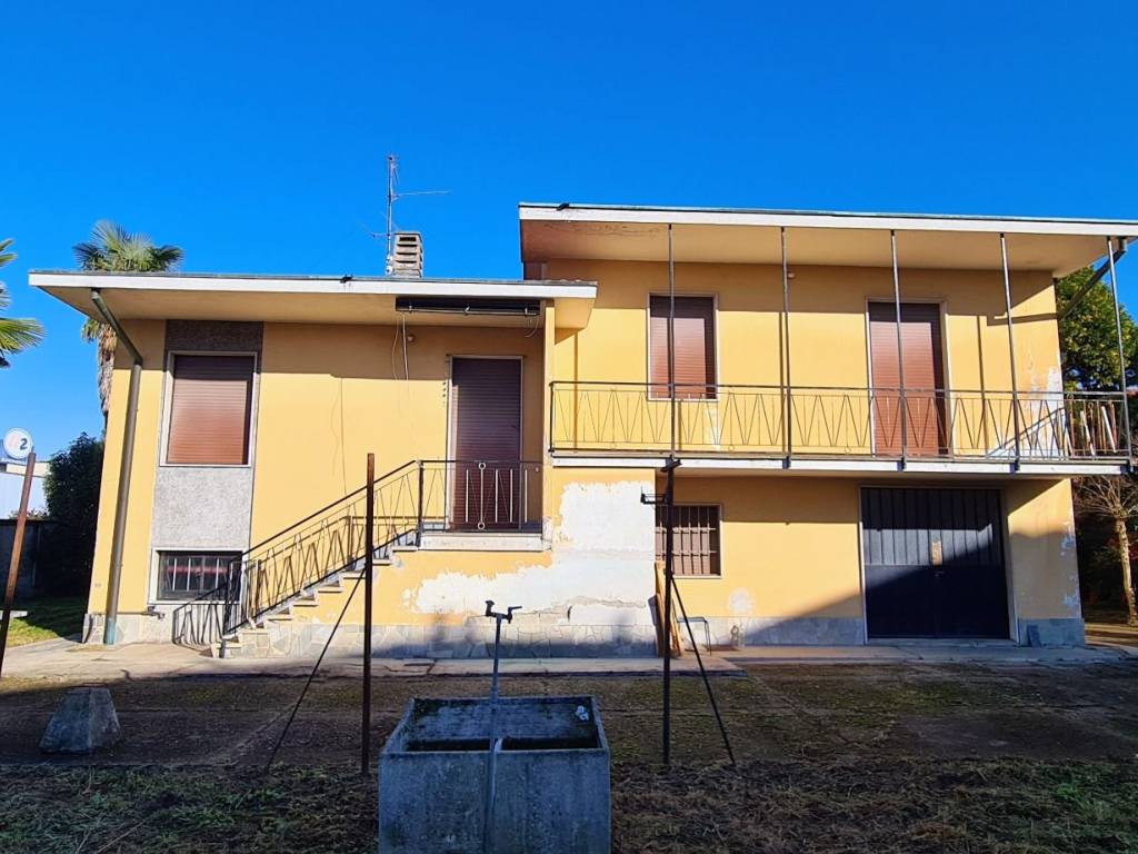 Villa a Busto garolfo in Via Monte Santo, 9 - Foto 4
