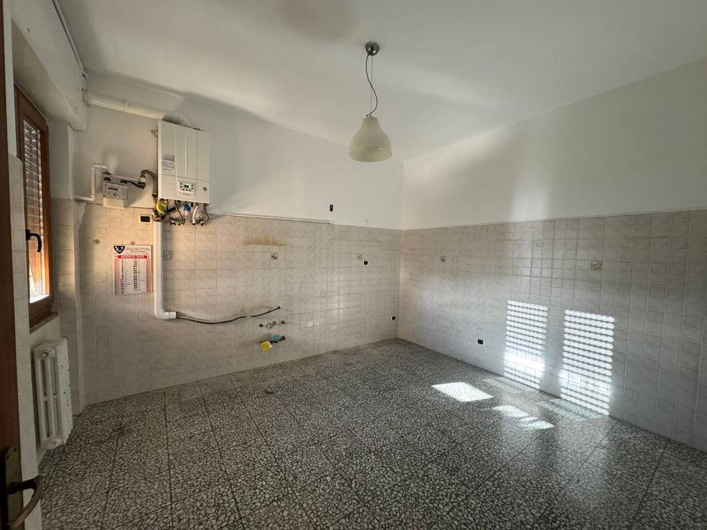 Appartamento a Sarzana in Via Ippolito Landinelli, 3 - Foto 2