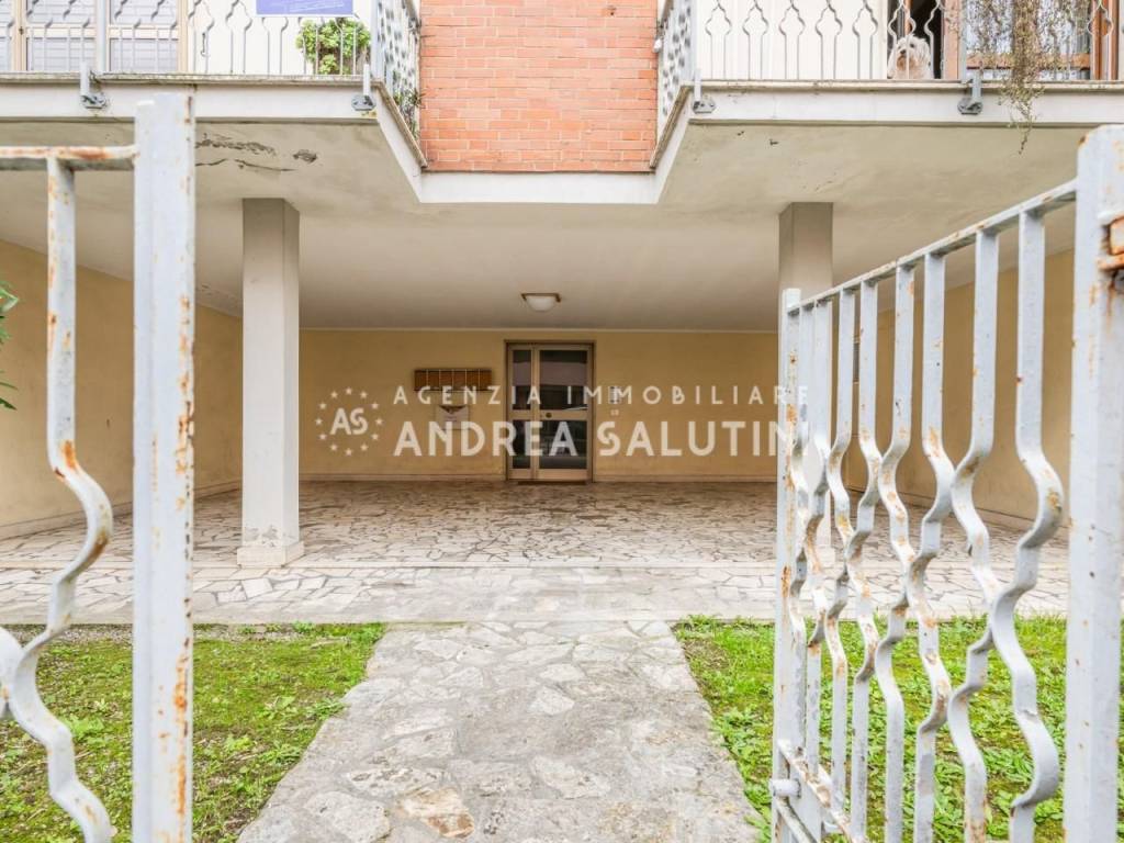 Appartamento a Pontedera in Via Vittorio Alfieri, - Foto 2