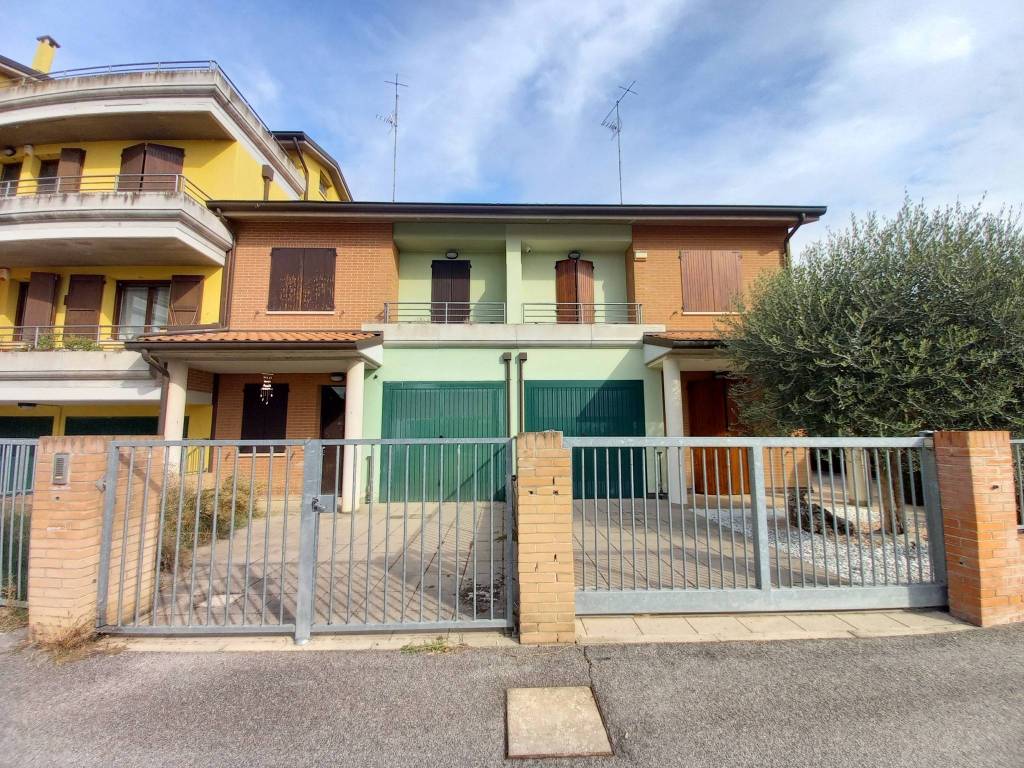 Villa a Conselice in Largo Papa Giovanni XXIII - Foto 2