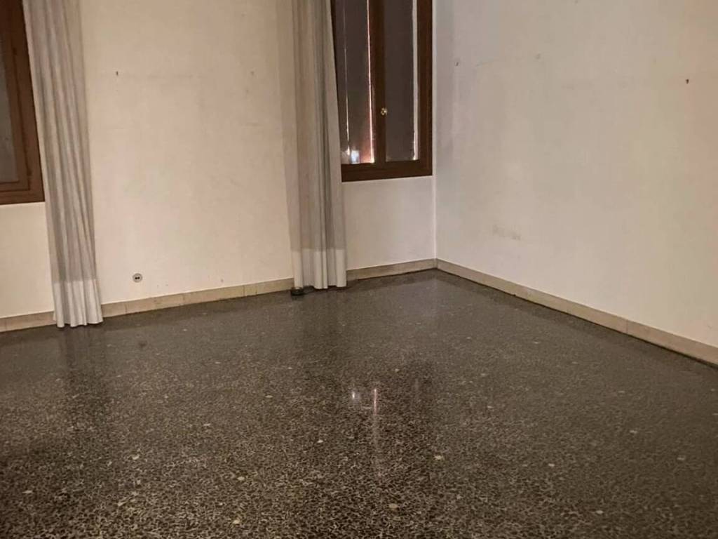 Palazzo / stabile a Bassano del grappa in Viale Delle Fosse - Foto 4