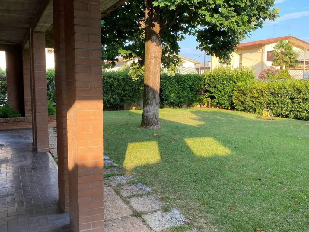 Villa a Bassano del grappa in Viale Venezia - Foto 5