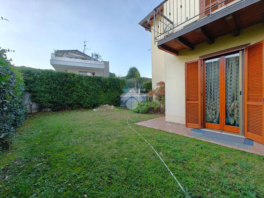 Appartamento a Lonato del garda in Via Barcuzzi - Foto 4