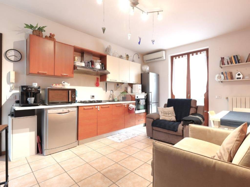 Appartamento a Lonato del garda in Via Barcuzzi - Foto 5