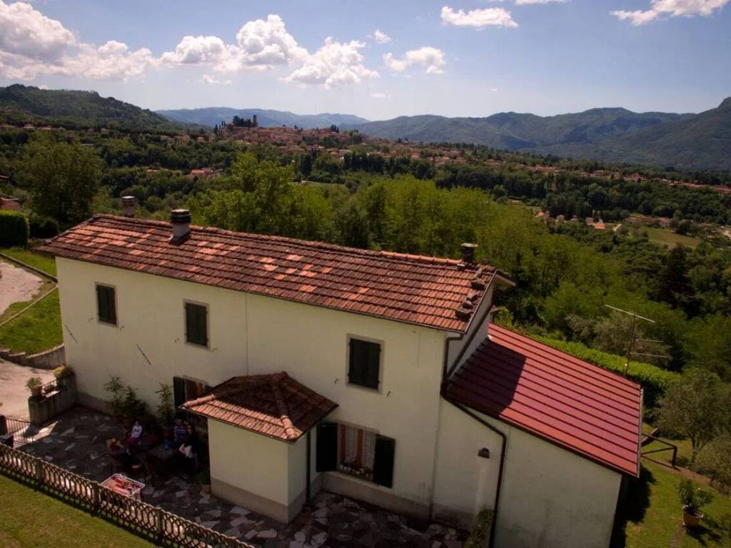 Villa a Barga in Località Albiano, 51 - Foto 3