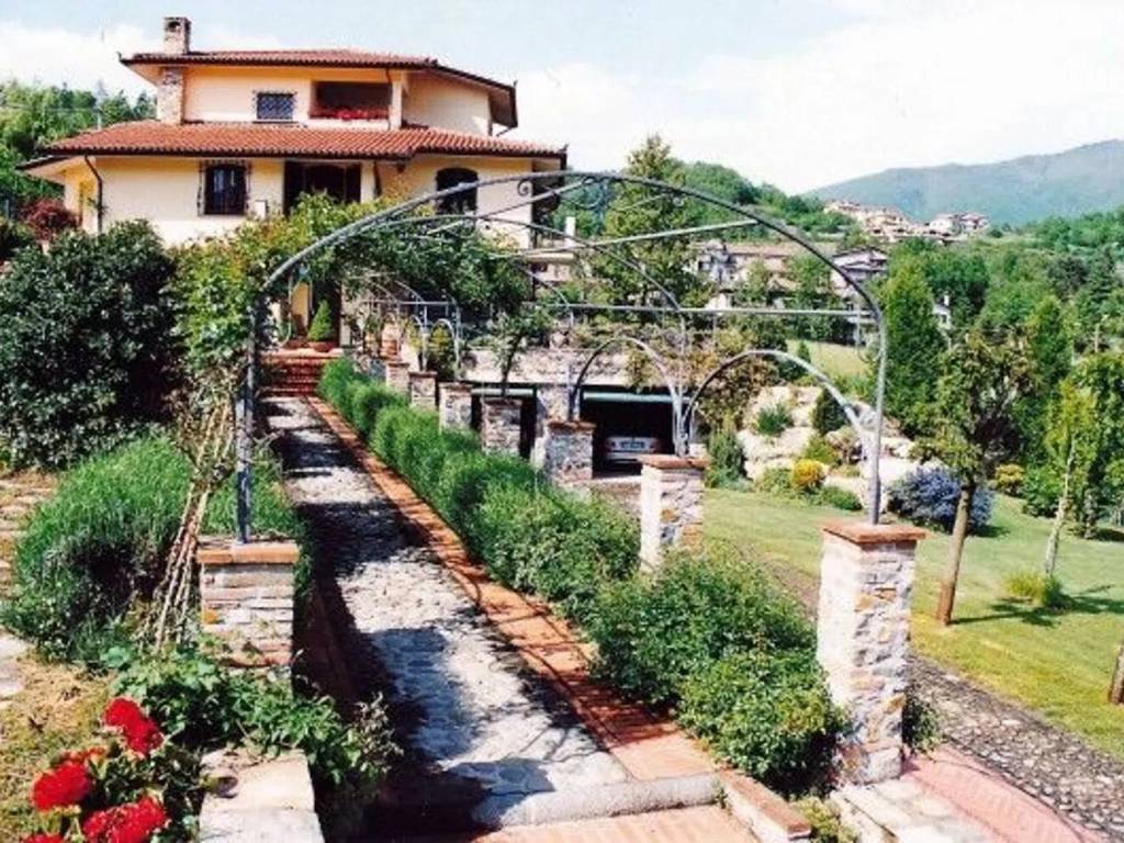 Villa a Piazza al serchio in Via Ducale, 16 - Foto 2
