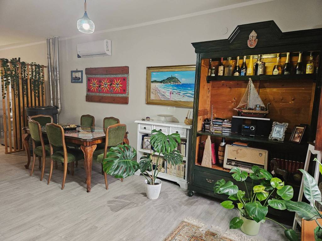 Villetta a schiera a Sant'antioco in Via Renzo Laconi, 29 - Foto 3