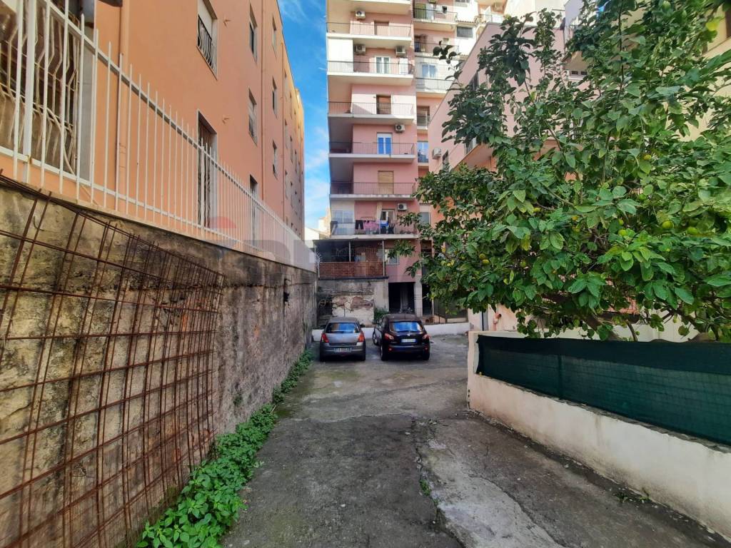 Box / garage a Catania in Via Macallè, 3 - Foto 4