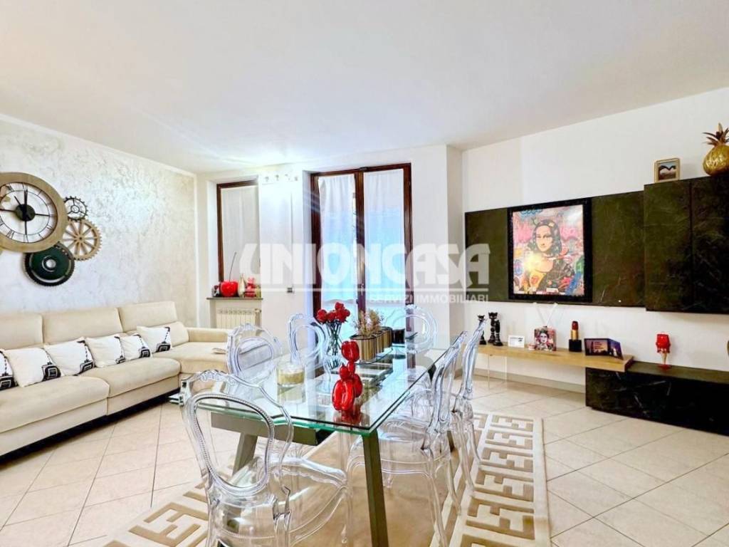 Appartamento a Binago in Via Giuseppe Verdi - Foto 2