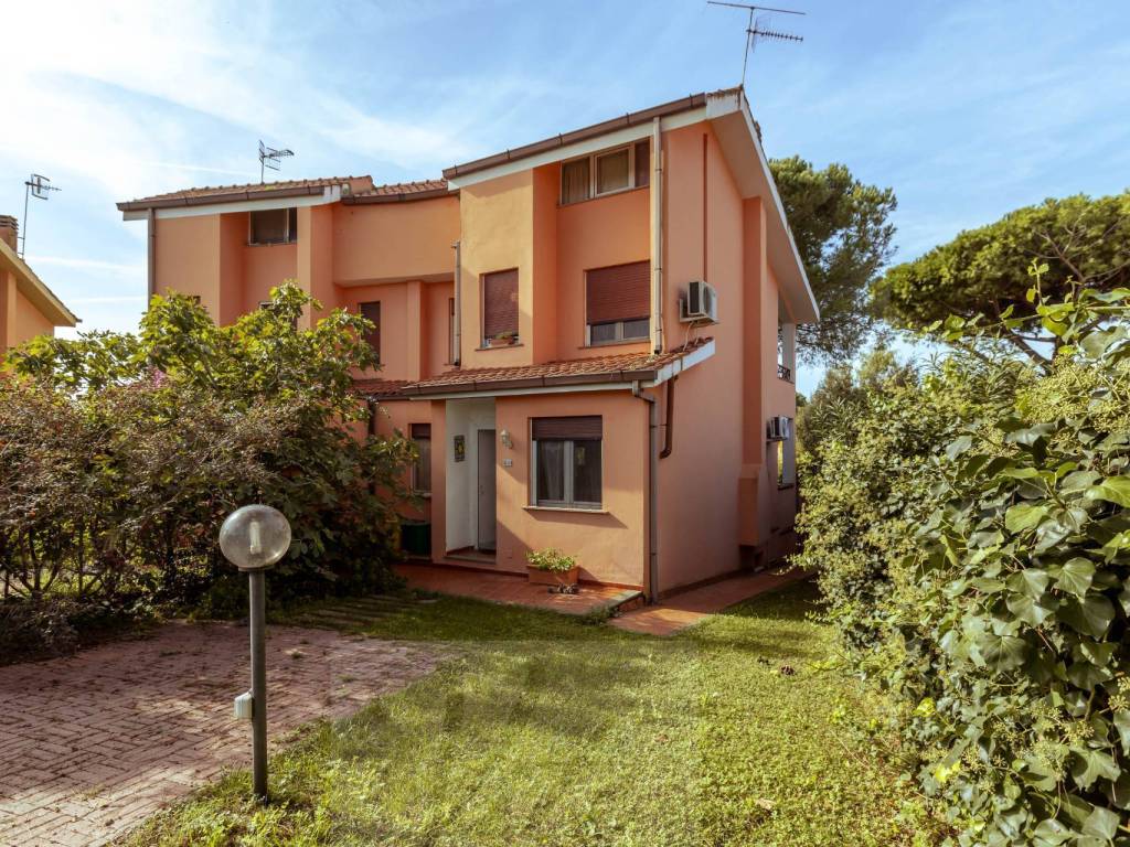 Villa a Tarquinia in PIAZZA BELVEDERE - Foto 4