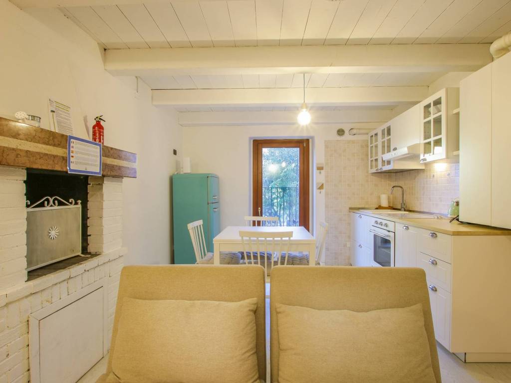 Appartamento a Verona in Via Fracazzole, 47 - Foto 2