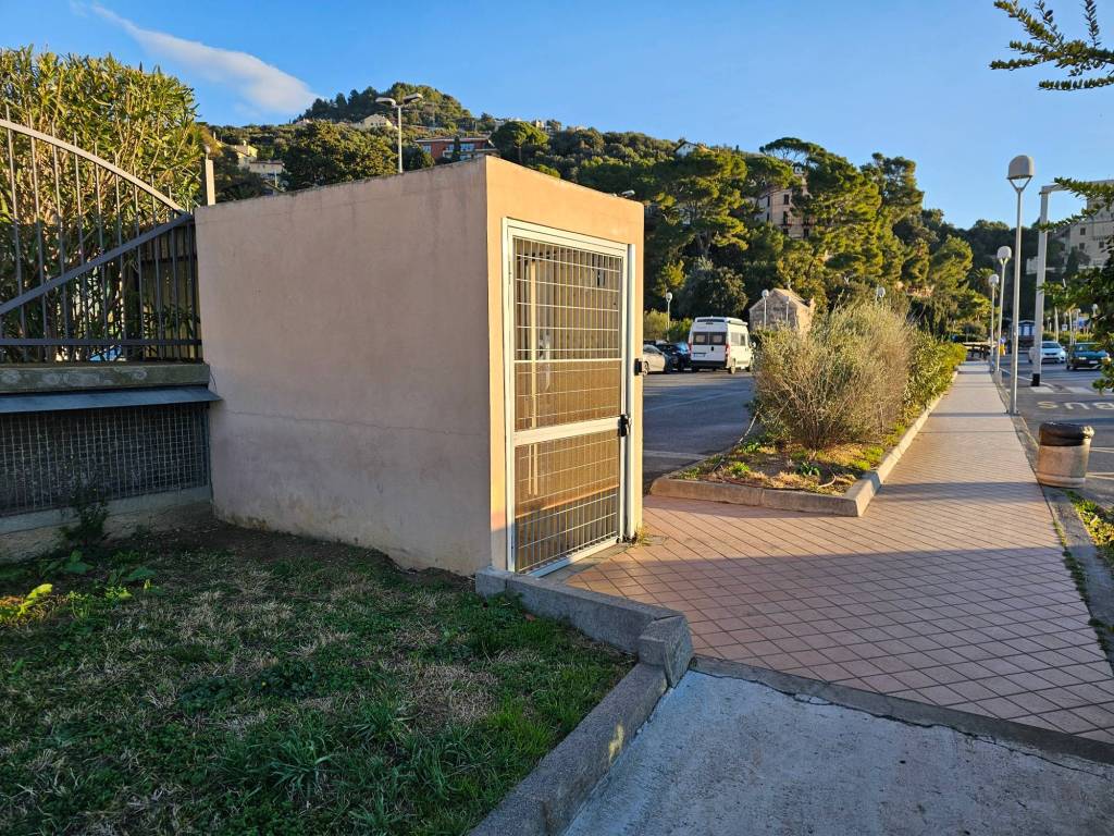 Box / garage a Finale ligure in Via del Santuario - Foto 4