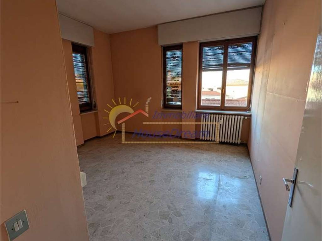 Appartamento a Oleggio - Foto 2